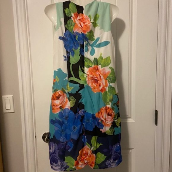 Women's Size 14 Flowery Dress BNWOT - Picture 2 of 6